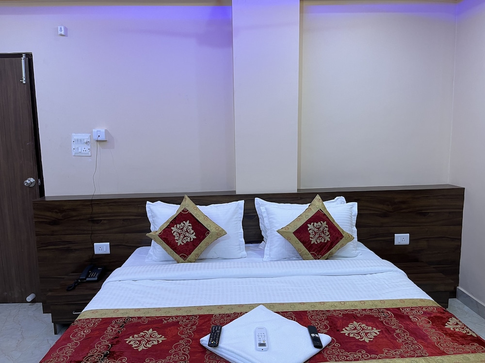 Deluxe Room - Photo 6