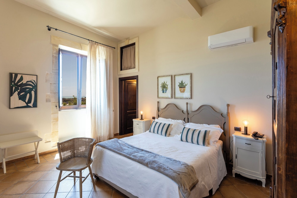 Superior Double Room, 1 Queen Bed, Ensuite, Sea View photo 1