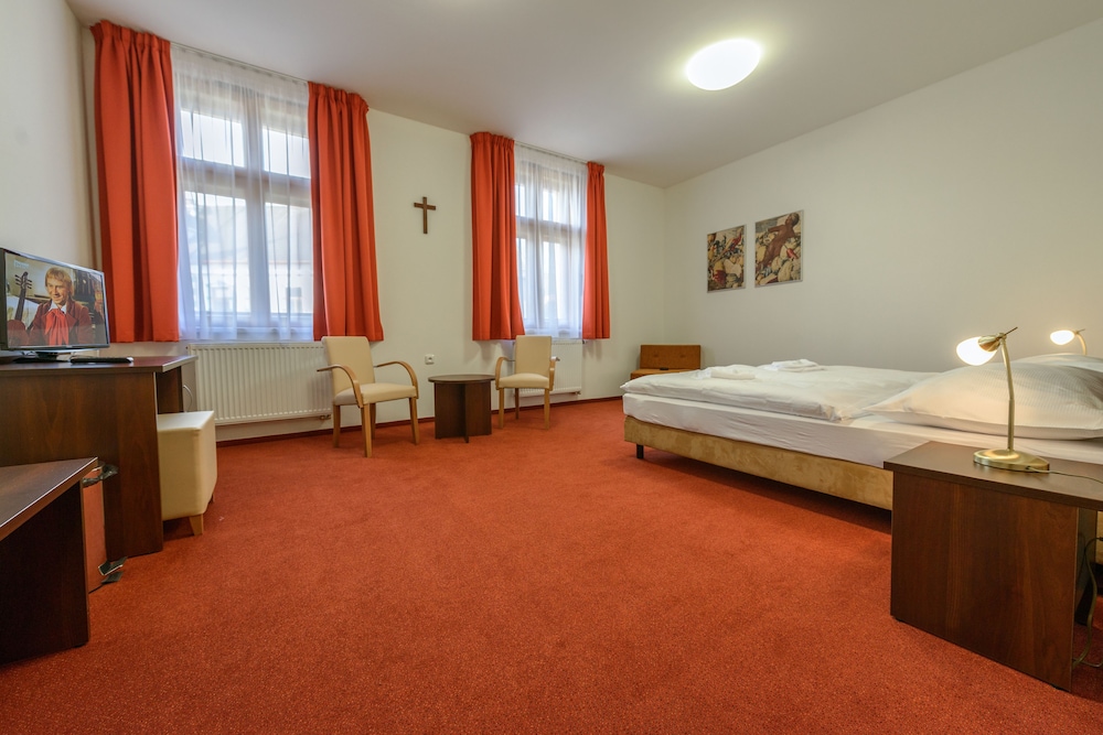 Standard Double Room, Accessible photo 2