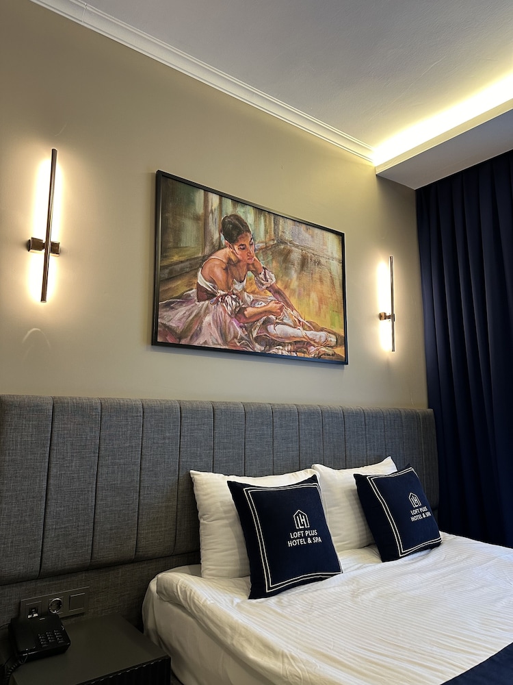 Deluxe Triple Room With Balcony - Photo 5