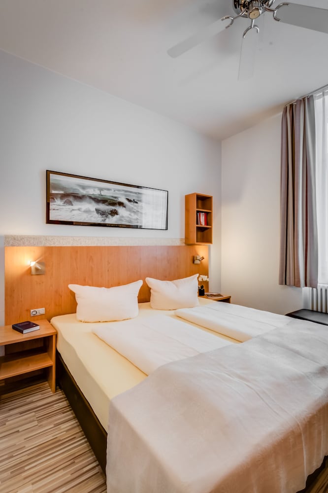 Basic Double Room photo 1