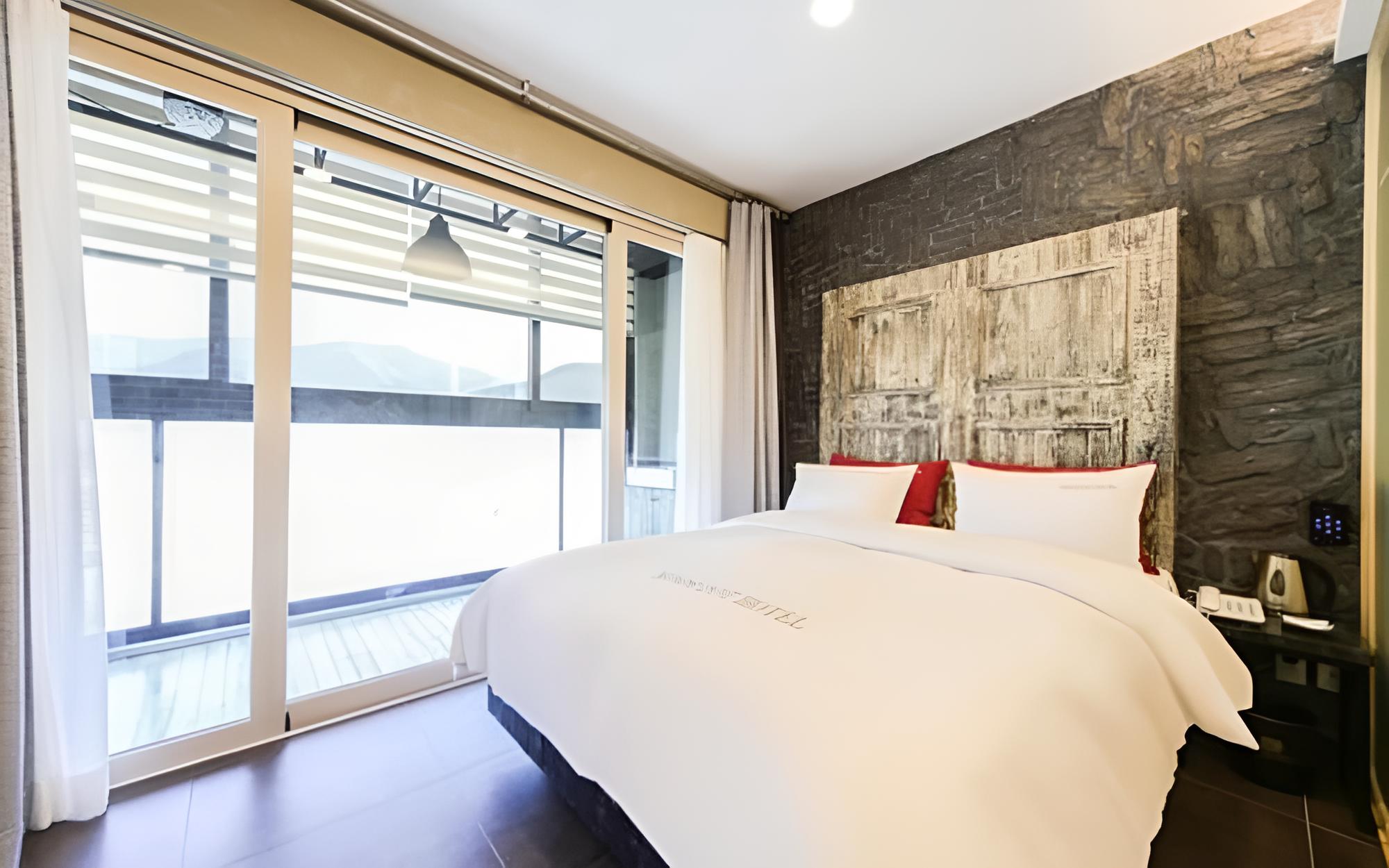 Room (VIP with Parking - Best View (Latex M) photo 1