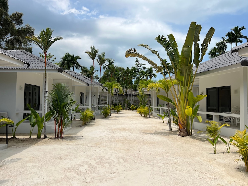 Deluxe Bungalow, Garden View