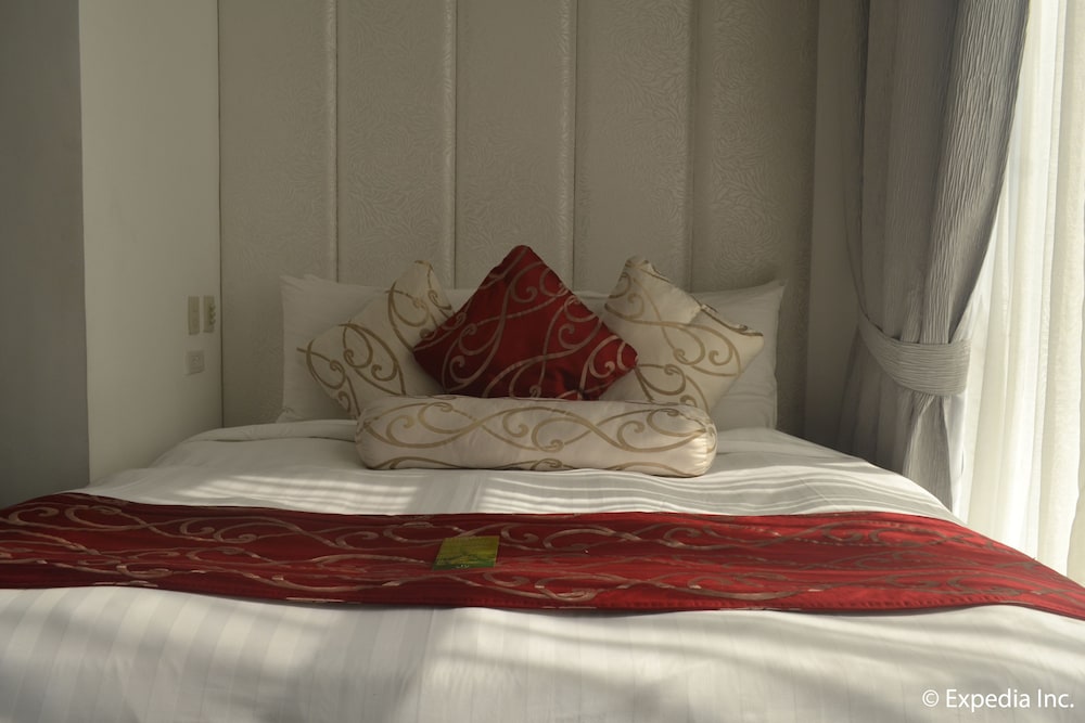 Suite, 1 Bedroom - Photo 10