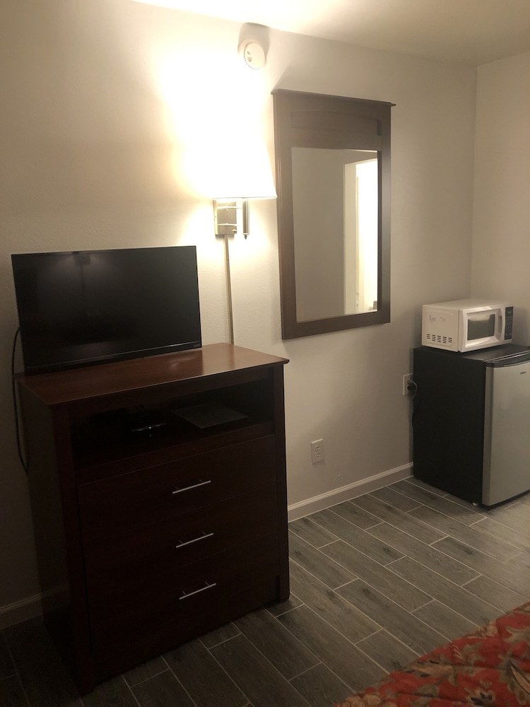 Deluxe Room - Photo 3