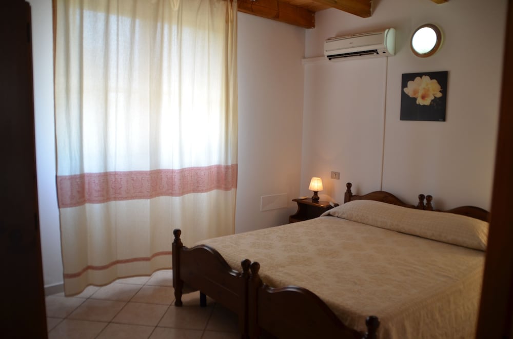 Double or Twin Room photo 3