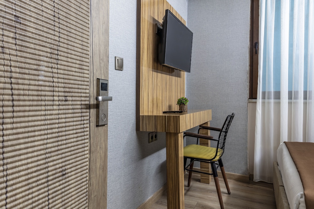 Economy Single Room