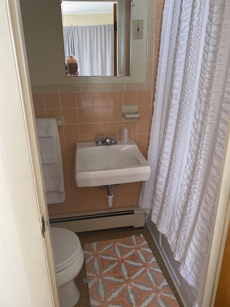 Room, Refrigerator & Microwave photo 3