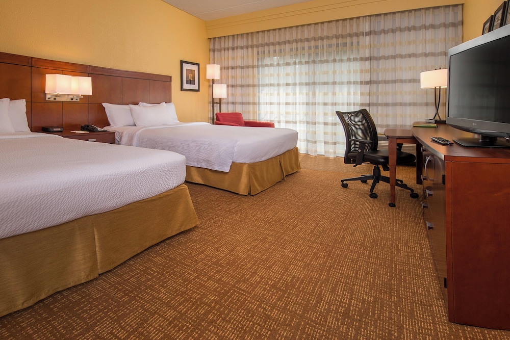Room, 2 Double Beds, Non Smoking (Hearing Accessible) photo 2