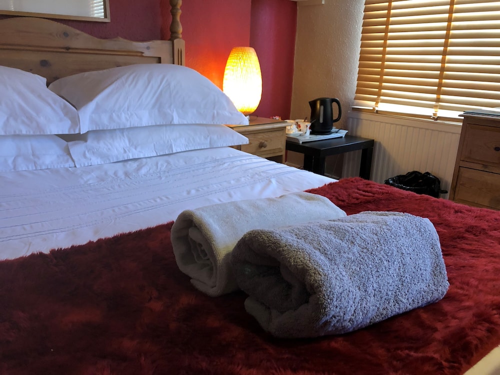 Suite, Shared Bathroom (Bath and Shower) photo 2