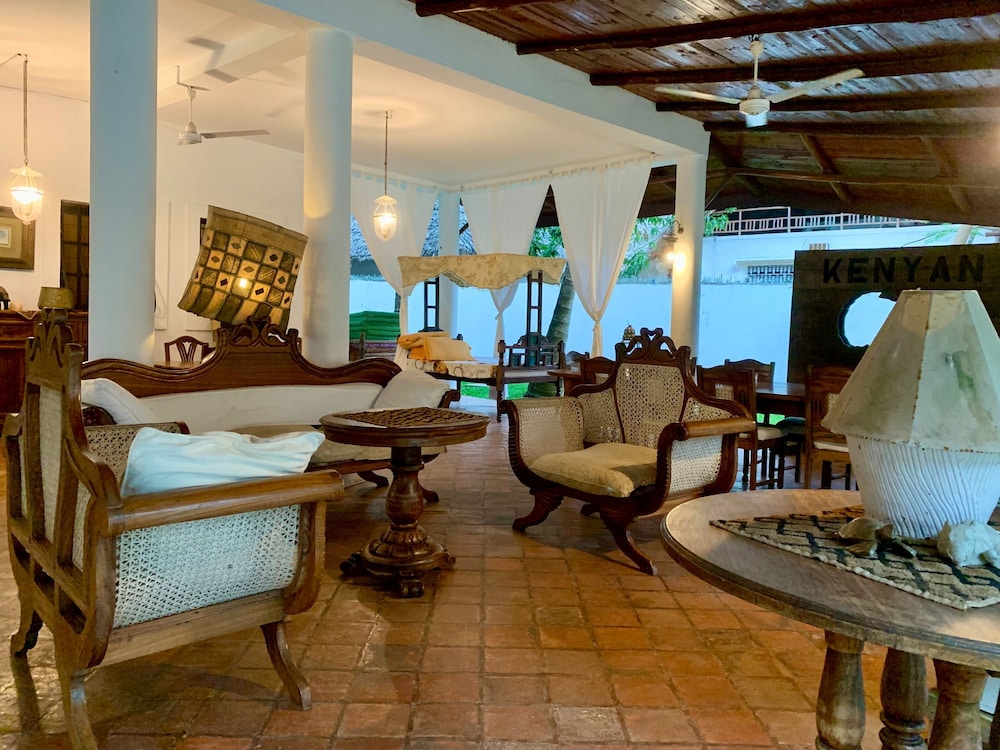Standard Double Room, 1 Queen Bed, Patio, Pool View photo 2