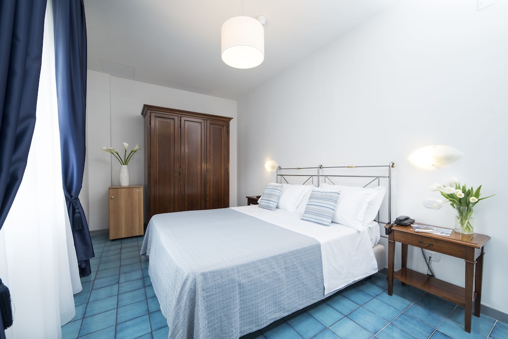 Standard Room, Sea View photo 2