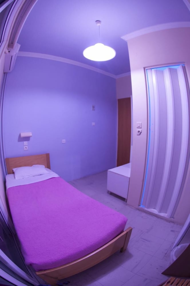 Single Room photo 3