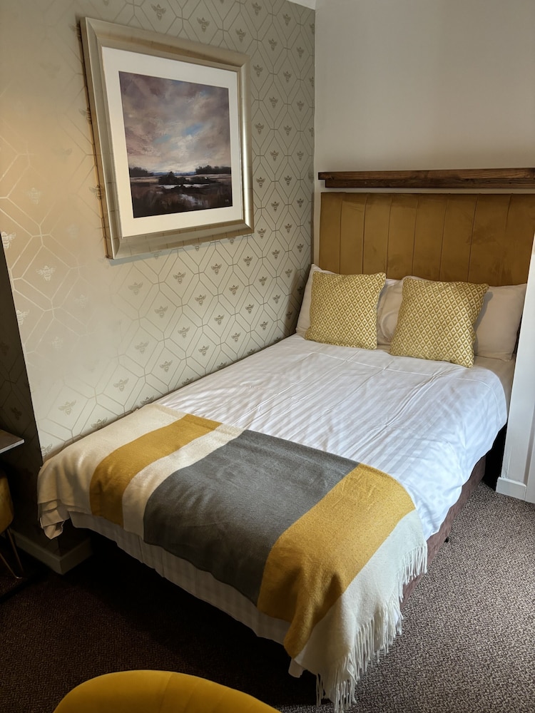 Double Room, Ensuite (Small)