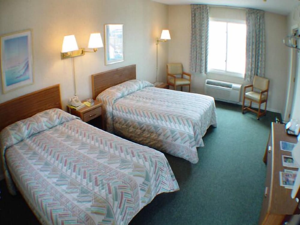 Room, 2 Queen Beds, Non Smoking (On the Side)