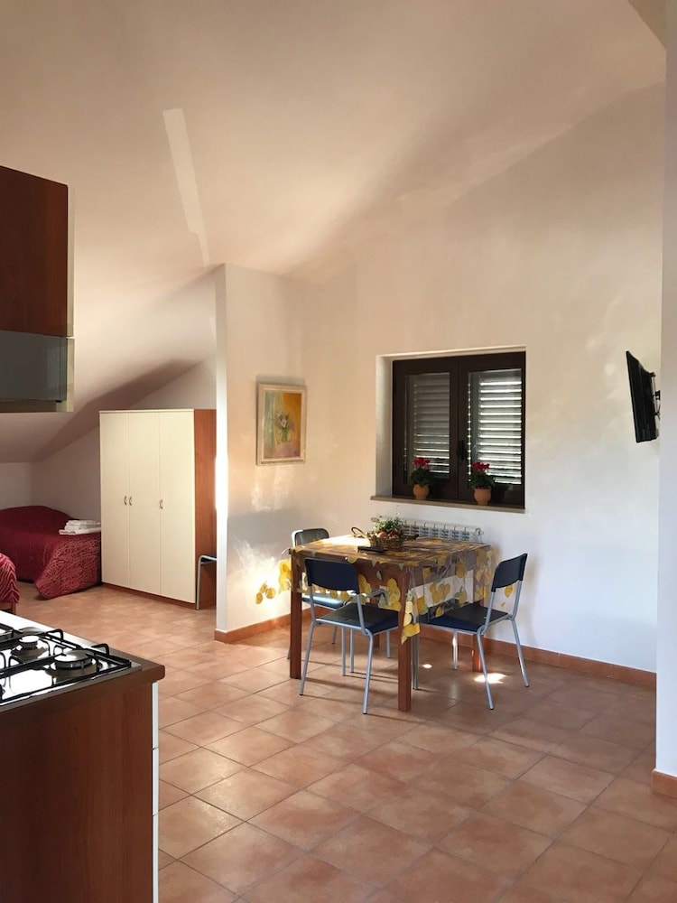 Triple Room, Kitchenette photo 2