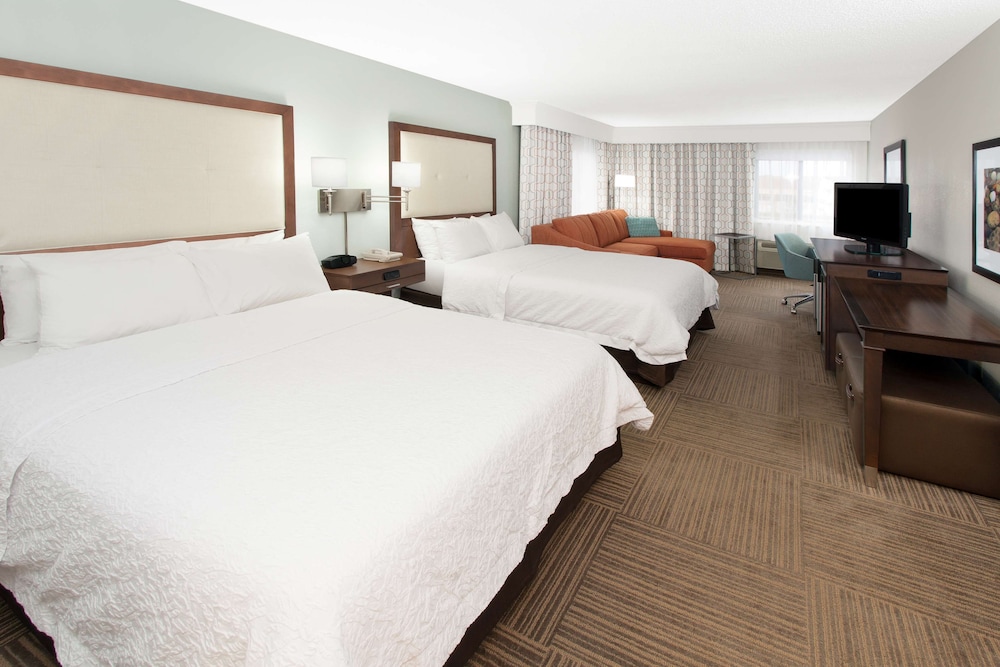 Room, 2 Queen Beds, Non Smoking (With Sofabed) photo 1