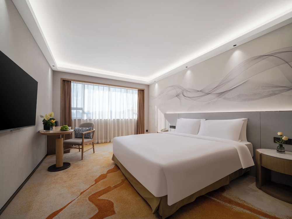 Elegant King Room photo 3