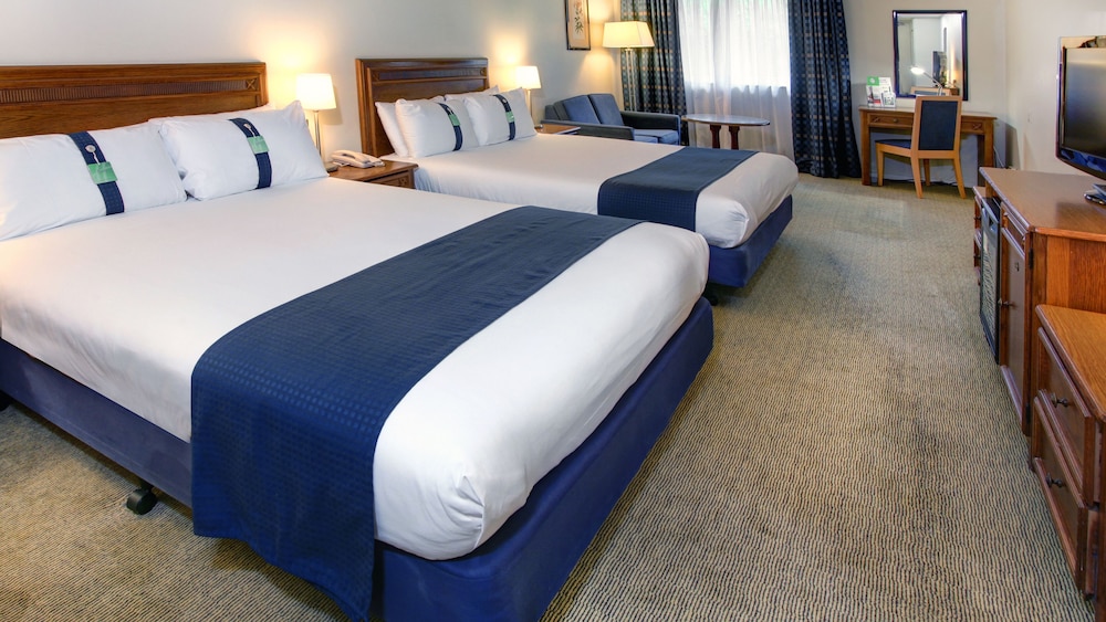 Standard Room, Multiple Beds - Photo 3