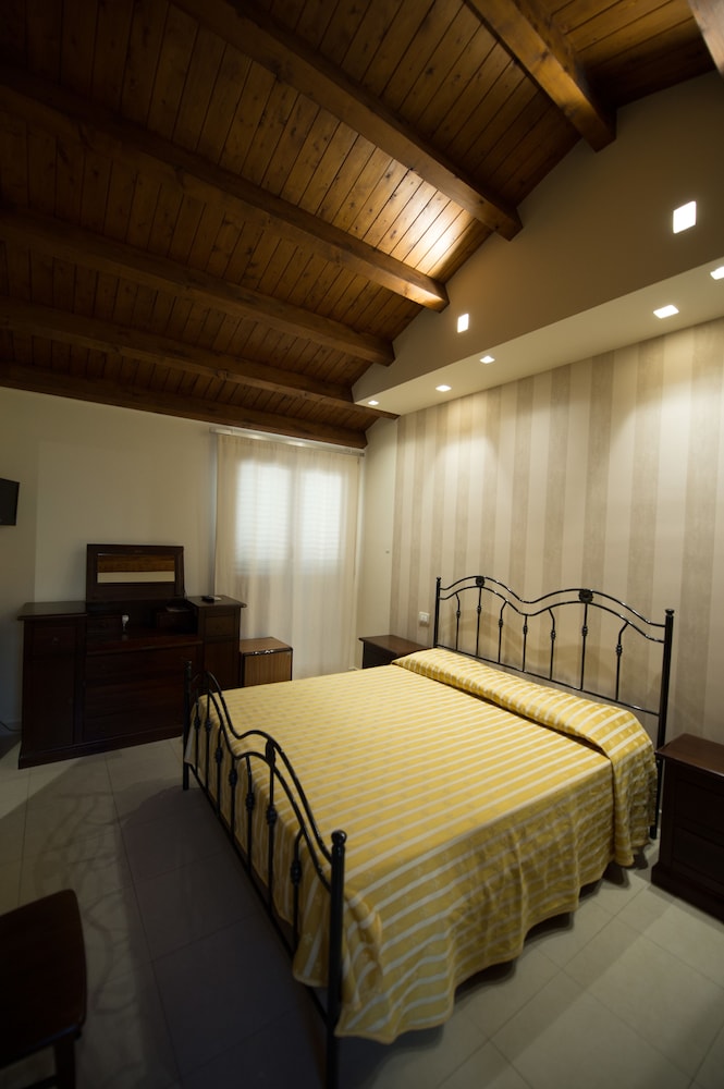 Panoramic Double or Twin Room, 1 Bedroom, Smoking, Sea View photo 2