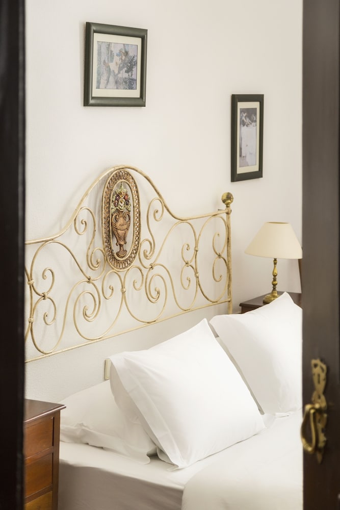 Standard Double or Twin Room photo 3