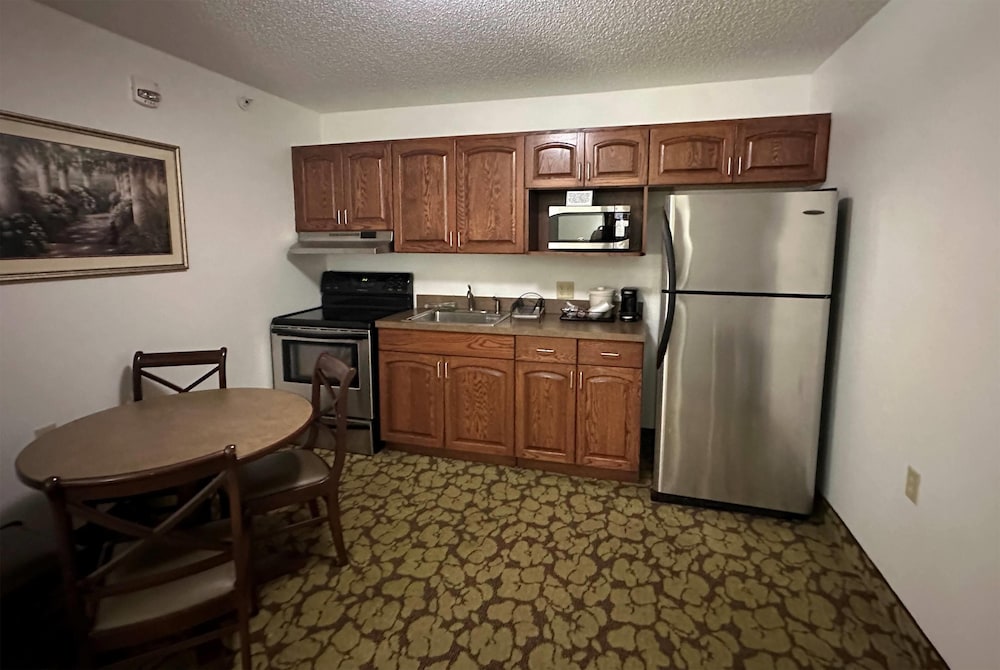 Suite, 1 King Bed, Accessible, Non Smoking (One-Bedroom) - Photo 5