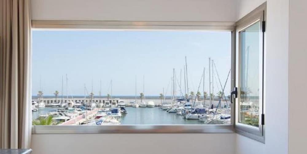 Single Room, Marina View - Photo 2