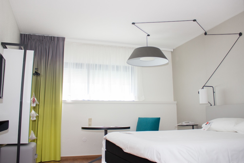 Standard Double Room, Multiple Beds - Photo 4