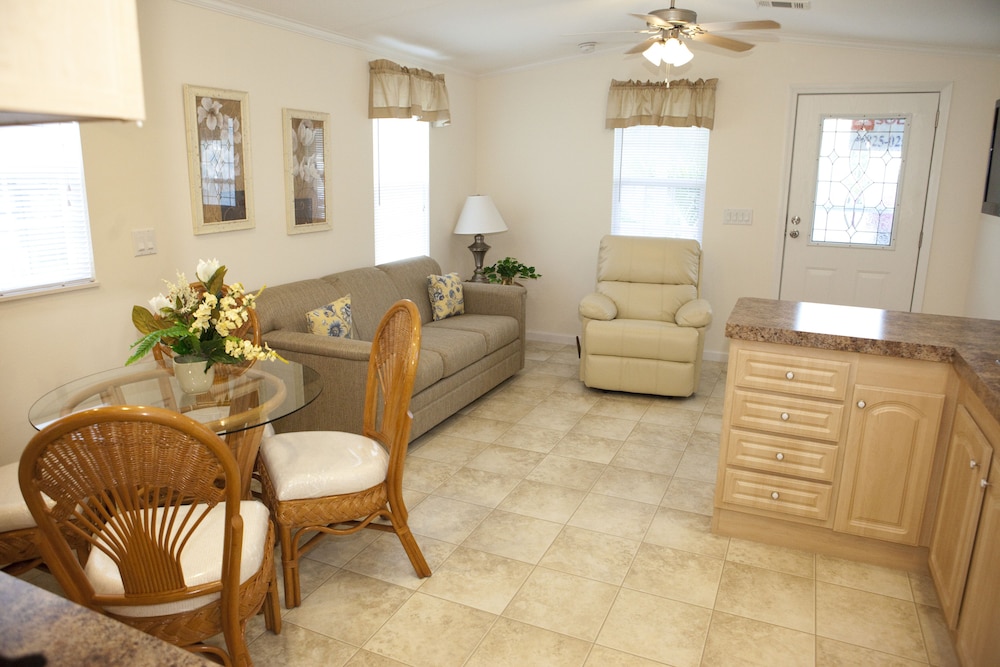 Cottage, 1 Queen Bed with Sofa bed, Kitchen photo 3