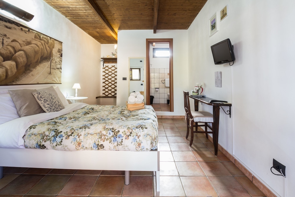 Basic Double Room
