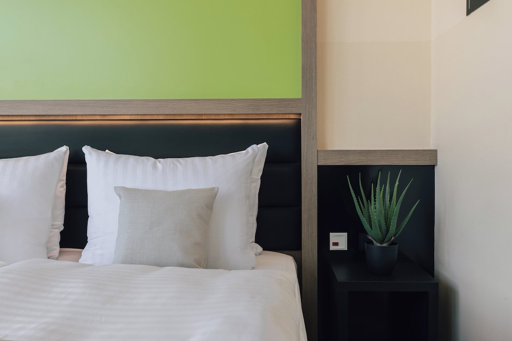 Premium Room, Multiple Beds (Up to 3 Adults) photo 3