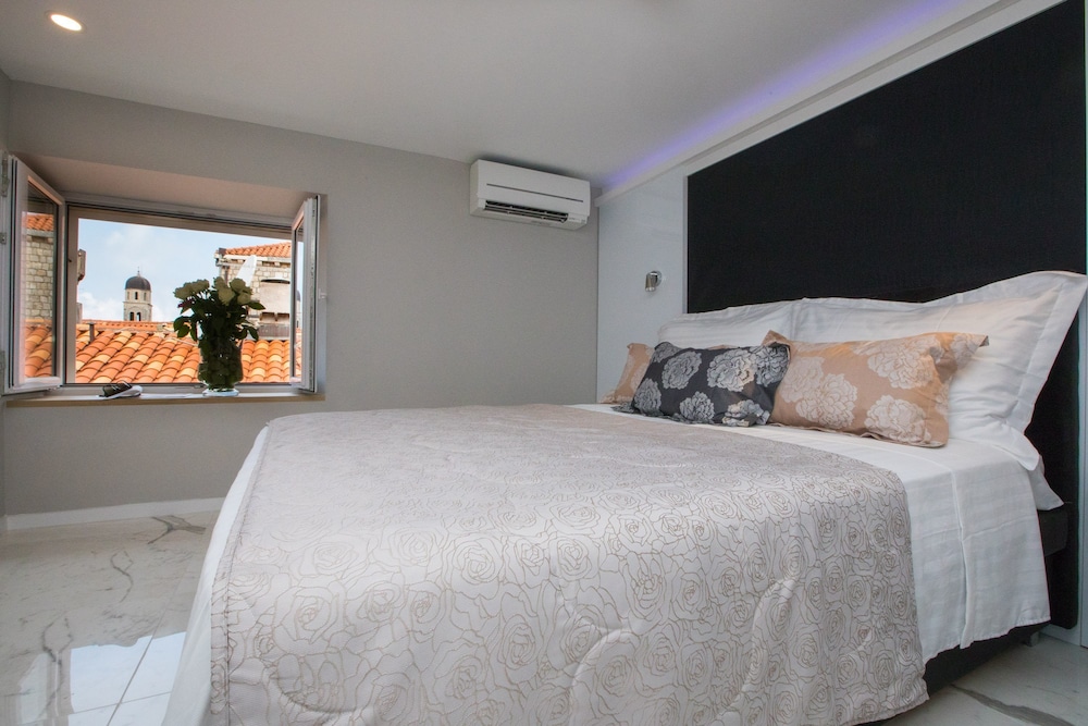 Luxury Double or Twin Room (5)