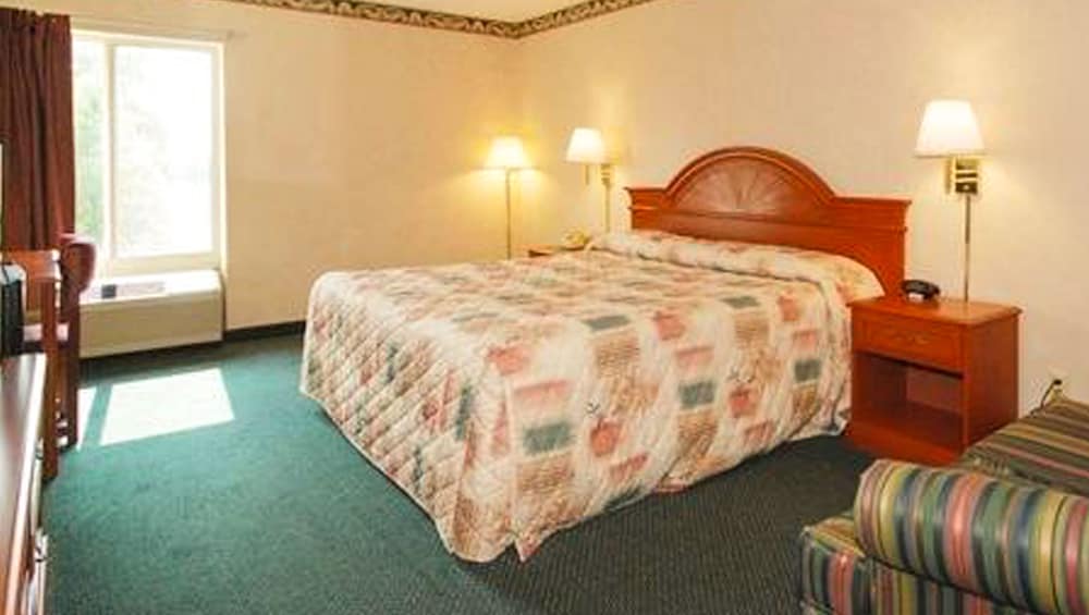 Standard Room, 1 Queen Bed, Accessible, Non Smoking - Photo 1