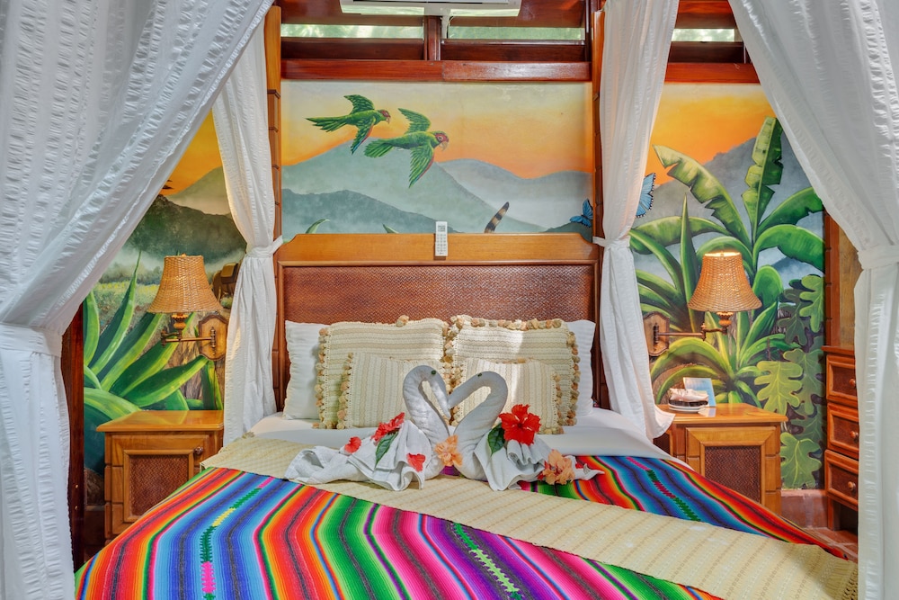 Jungle Bungalow photo 2