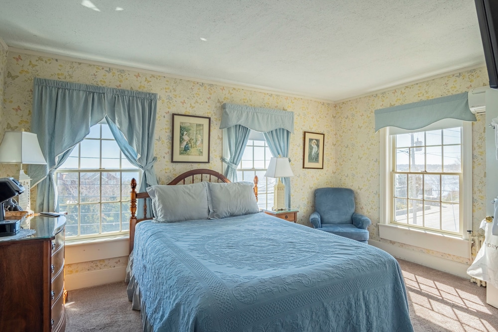 Standard Room, Garden View (Main Inn or Bulfinch House) photo 1