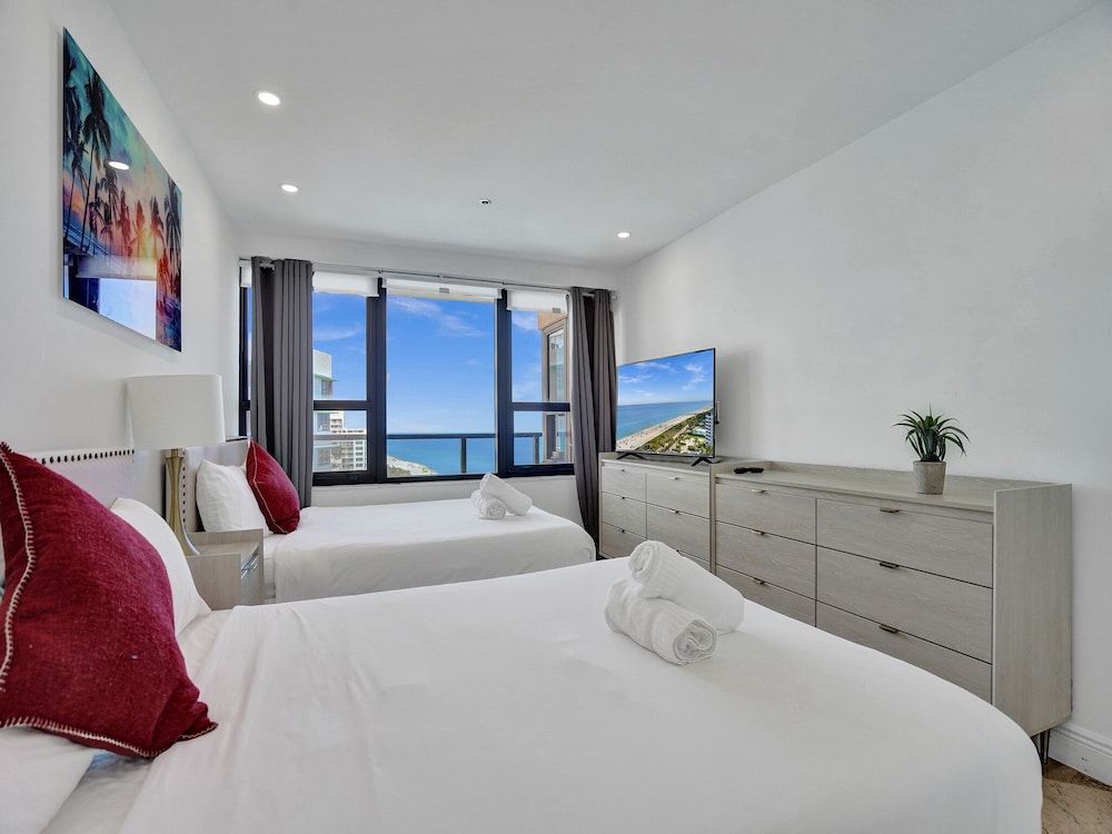Oceanfront Penthouse Amazing Views PH-2