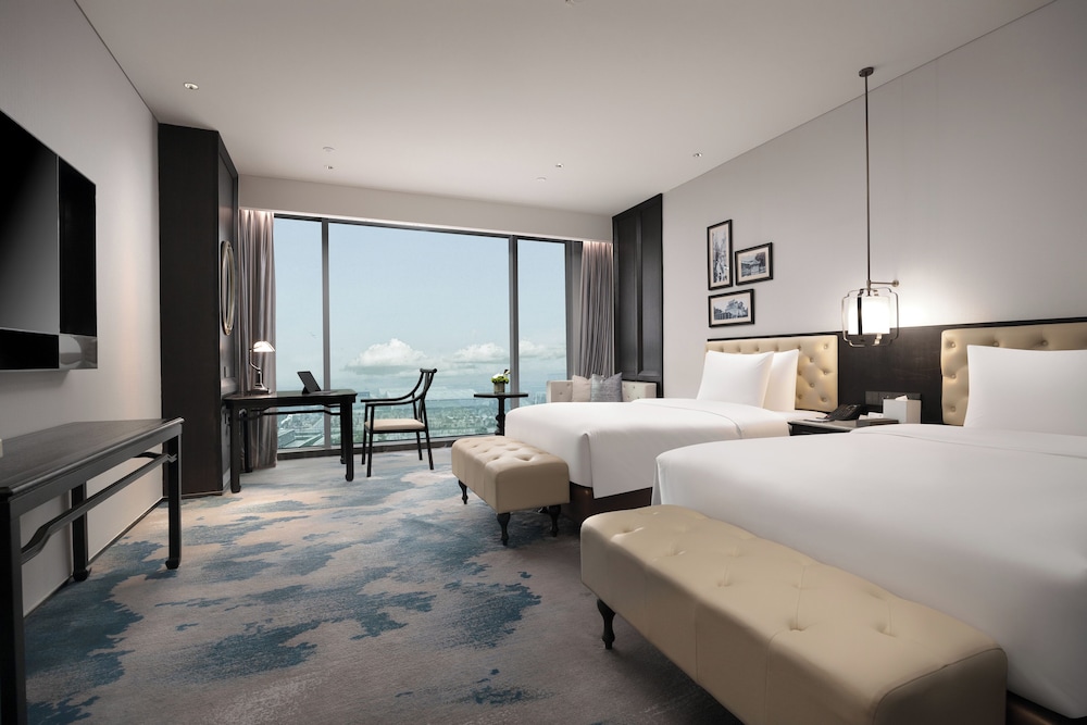 Basic Twin Room, 2 Double Beds, City View photo 3