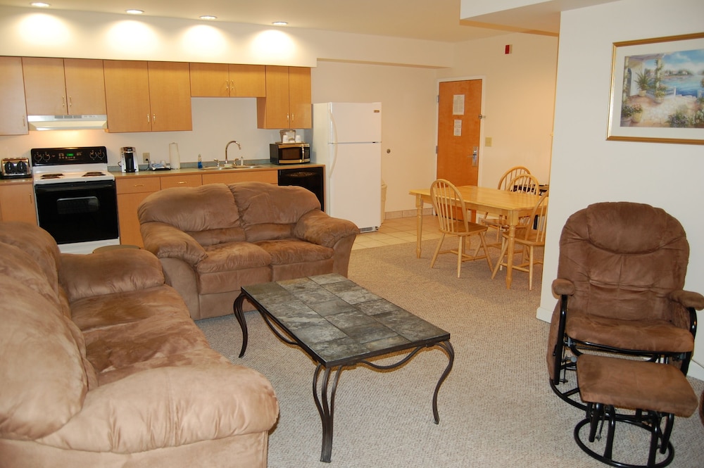 Deluxe Suite, 2 Queen Beds, Non Smoking (Two-Bedroom) - Photo 6