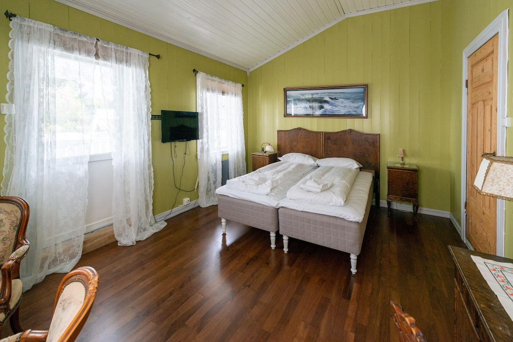 Double or Twin Room, Balcony