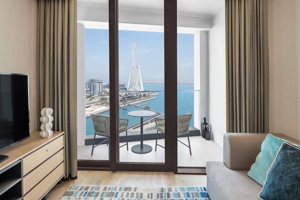 One Bedroom Sea View Suite photo 3