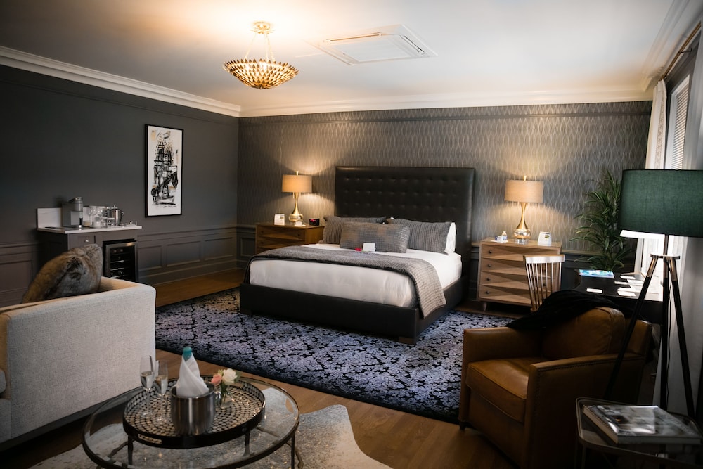 Dogwood Suite photo 2