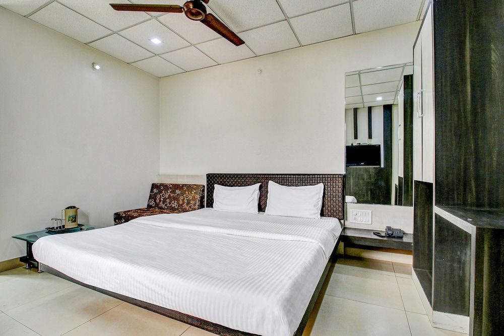 Deluxe Room - Photo 2
