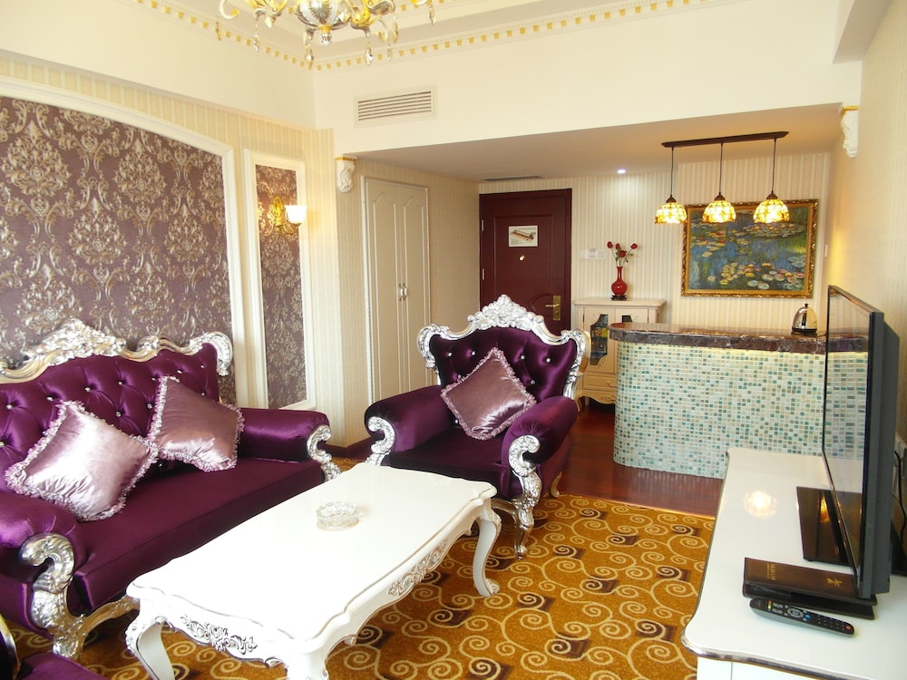 Business Suite photo 2