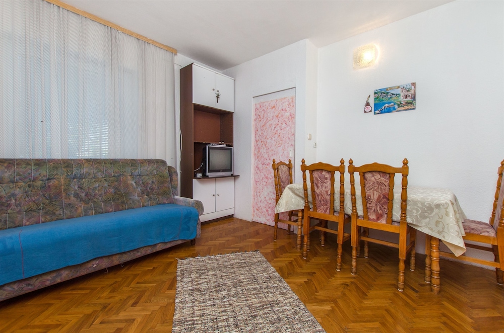 Apartment (A1) photo 2