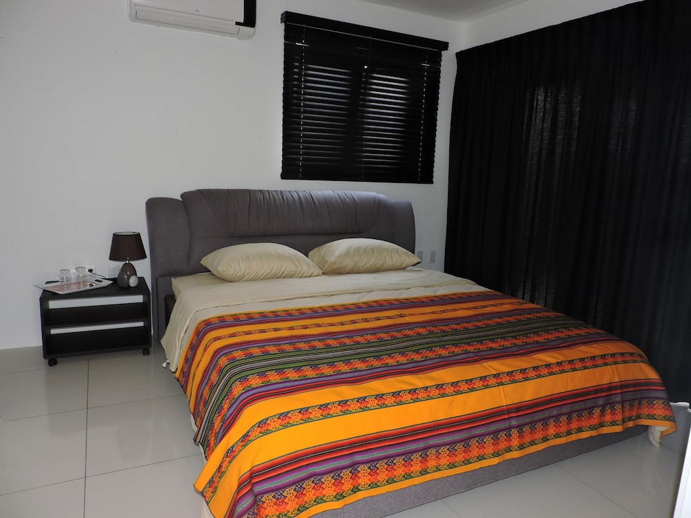 Deluxe Room, 1 Bedroom, Pool View photo 1