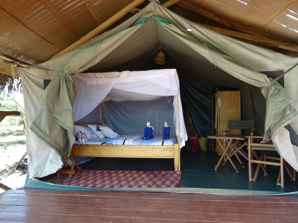 Basic Double Room, River View photo 3