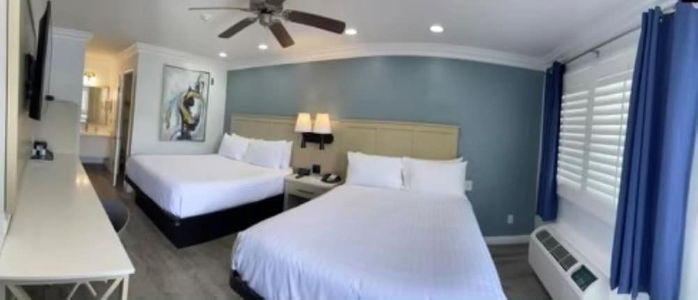 Room, 2 Queen Beds, Non Smoking - Photo 4