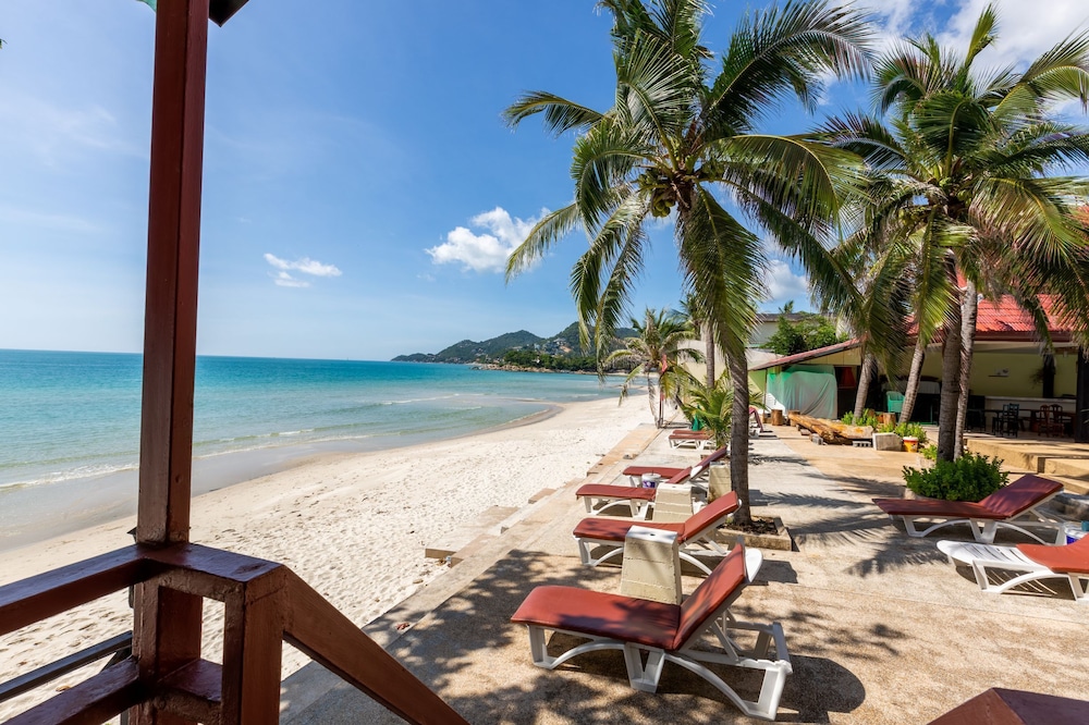 Beachfront Bungalow photo 2