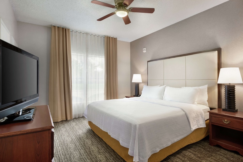 Suite, 1 King Bed, Accessible, Bathtub - Photo 4