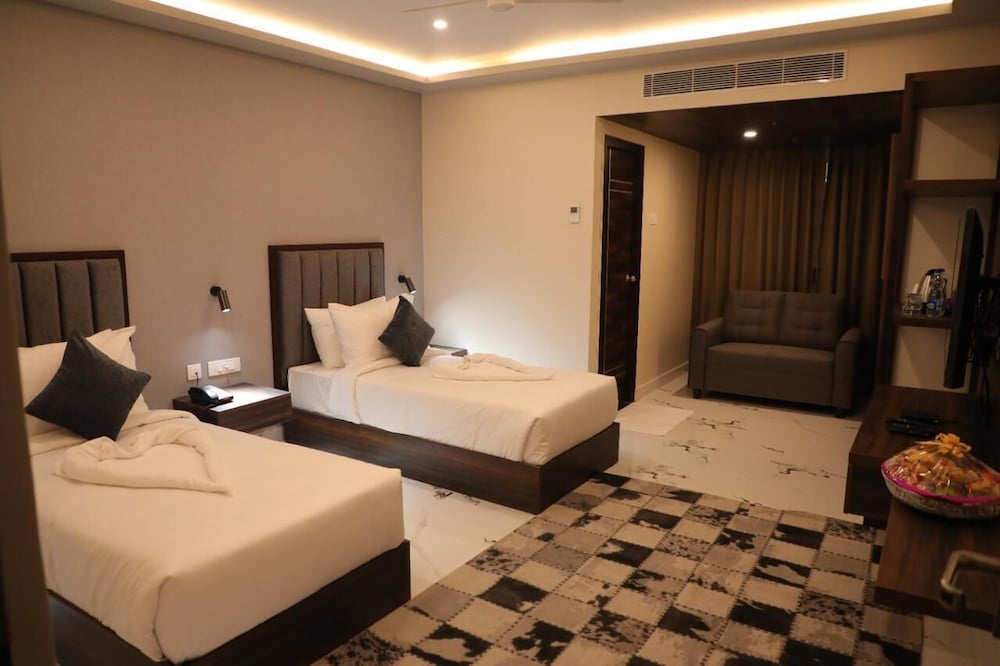 Comfort Room, Balcony